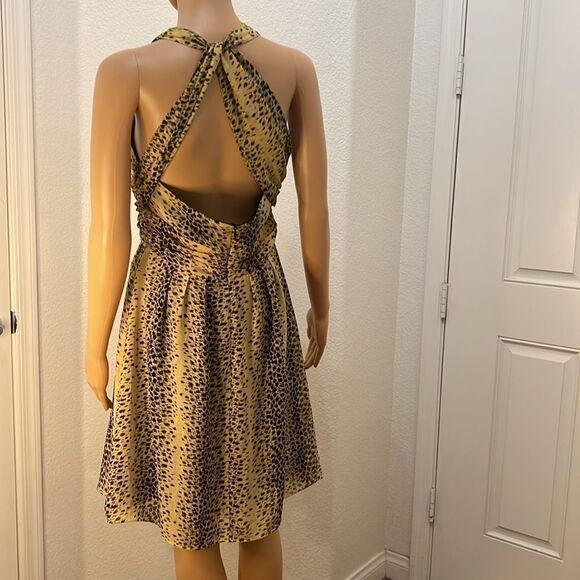 Guess Sz 8 Dress Animal Print V Neck Slimming Sash Waist Cut Out Back Sleeveless - Picture 5 of 11